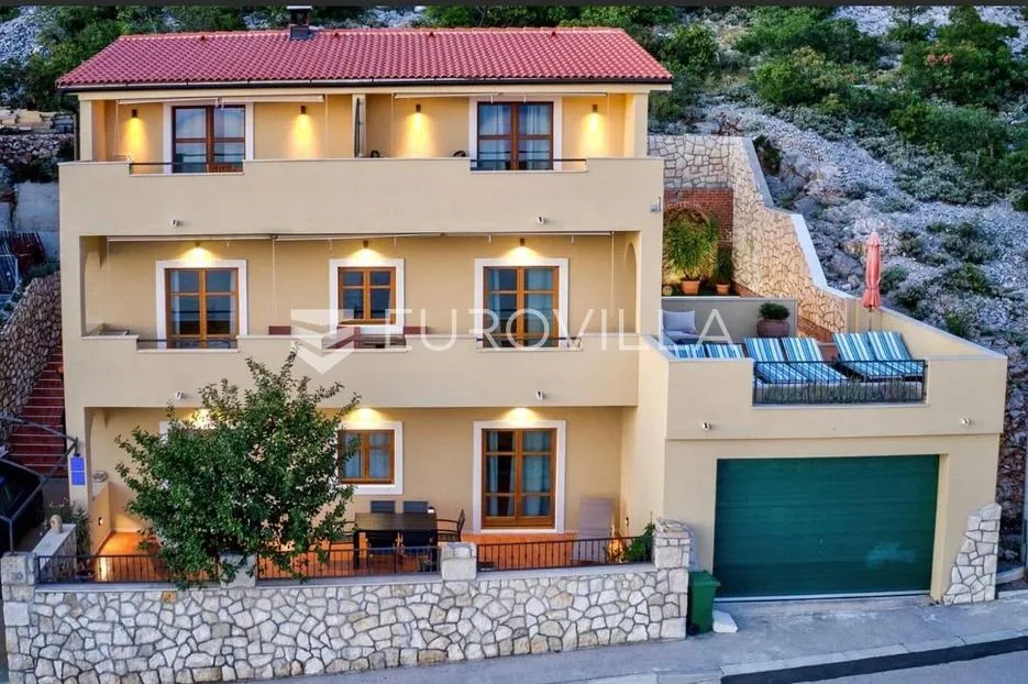 senj, kuća s četiri apartmana i bazenom, 346 m² - slika 2