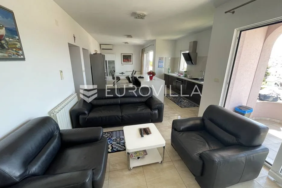 otok rab, barbat, predivna apartmanska vila - slika 25