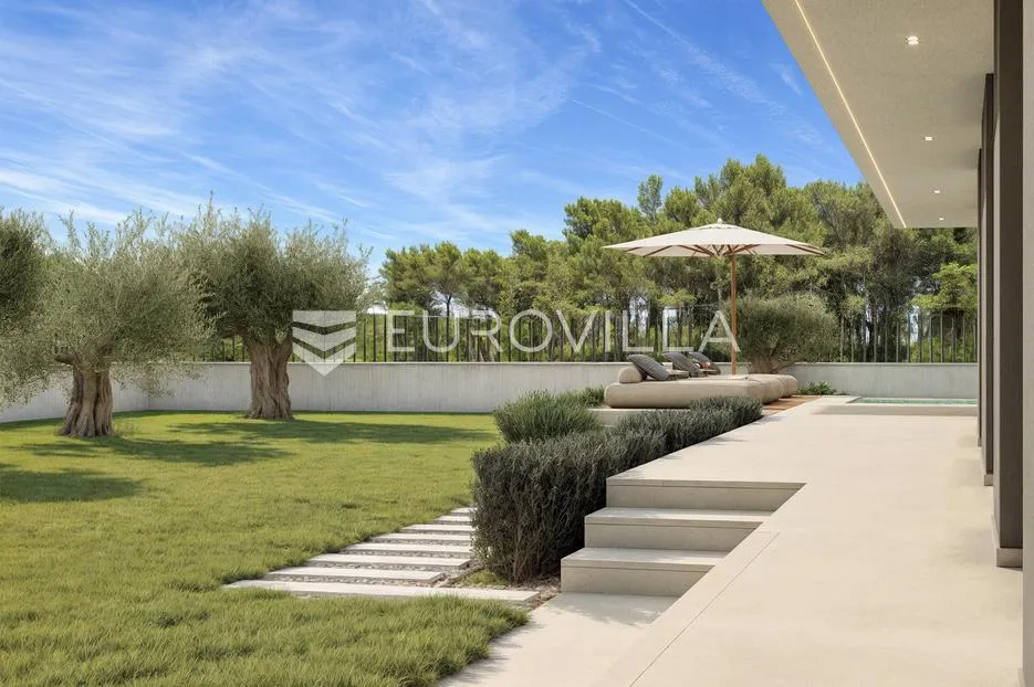 istra, rovinj, luksuzni trosobni stan u prizemlju nkp 129,57m2 s vrtom 625m2 i bazenom - slika 12