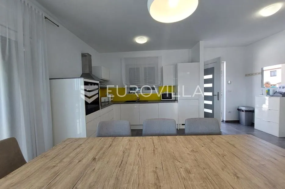 istra, pula, kuća s bazenom nadomak pule - slika 5