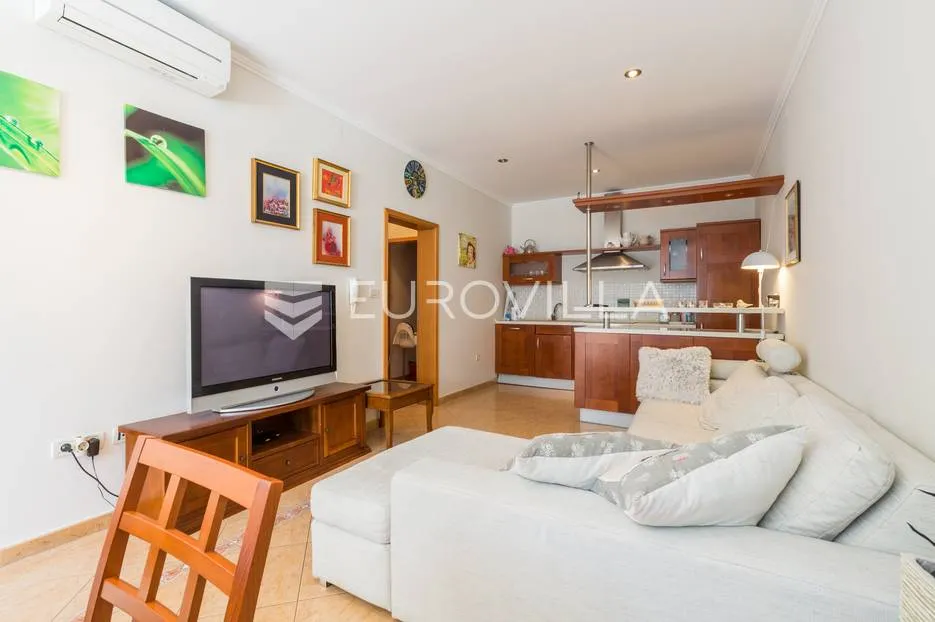 istra, rovinj, stan u prizemlju s velikom konobom u podrumu 89 m2 - slika 4