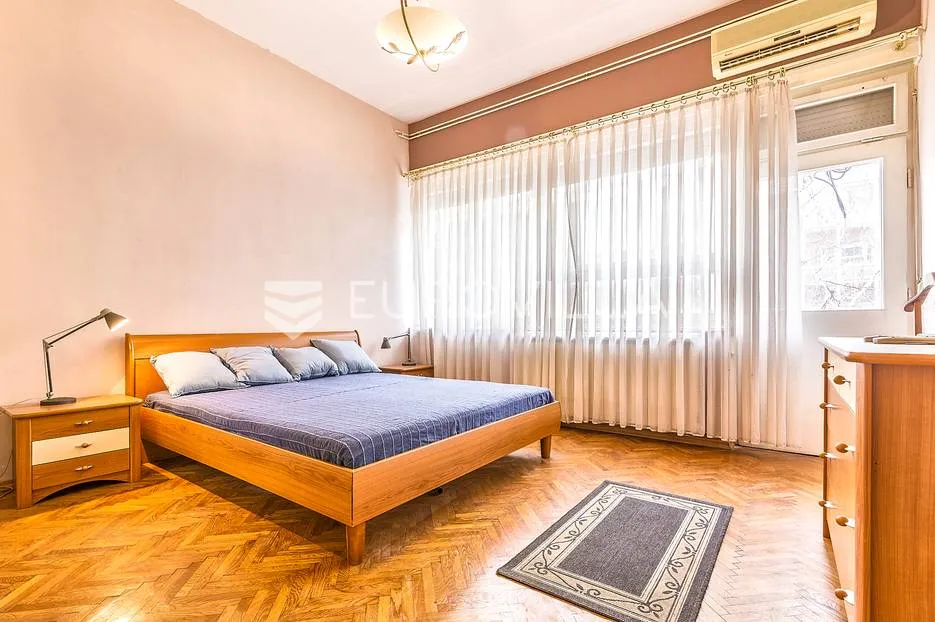 zagreb, centar, blizina hotela sheraton, dvosoban stan 72 m² s loggiom i balkonom - slika 4