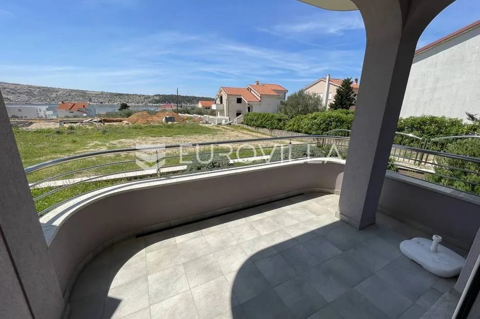 otok rab, barbat, predivna apartmanska vila - slika 8