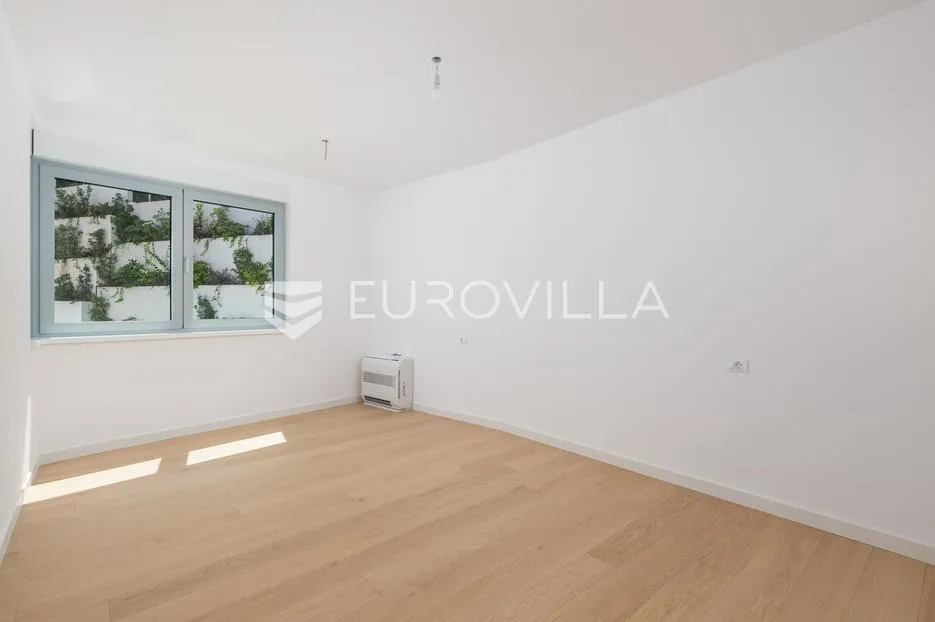 opatija, centar, višesoban stan u novogradnji s 4 parkirna mjesta nkp 247 m2 - slika 27