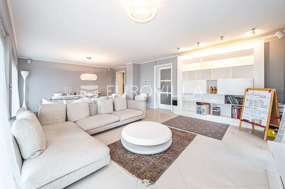 Zagreb, Vrhovec, moderna obiteljska kuća 419 m²