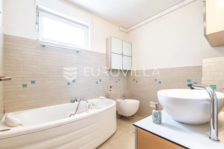 zagreb, šalata, zelenjak, atraktivan dvoetažan četverosoban stan, 119 m² - slika 11