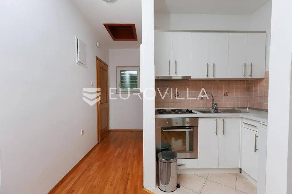 novi vinodolski, centar, kuća s 3 stambene jedinice, najam - slika 29