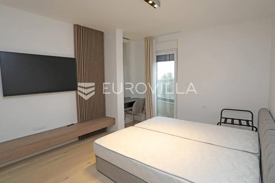 istra, pula, luksuzni penthaus 162 m² s pogledom more na top lokaciji - slika 38