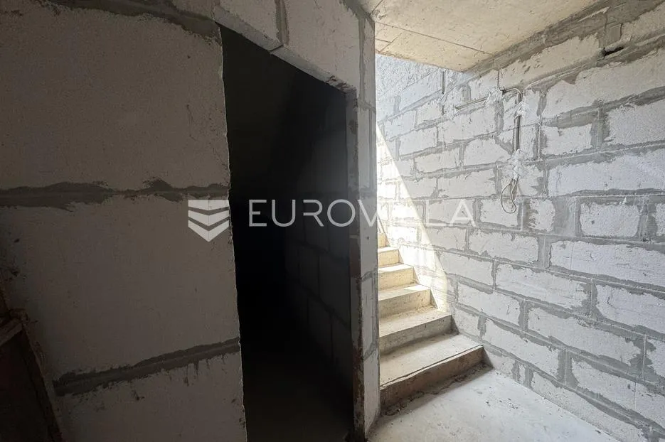 zagreb, sveti duh, roh bau dvoetažni ulični poslovni prostor 96 m2 - slika 6