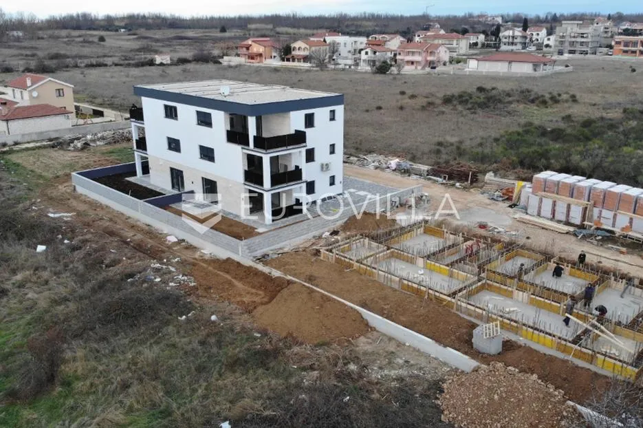 zadar, privlaka, luksuzno opremljen dvosoban stan 65,90 m² s vrtom - slika 10