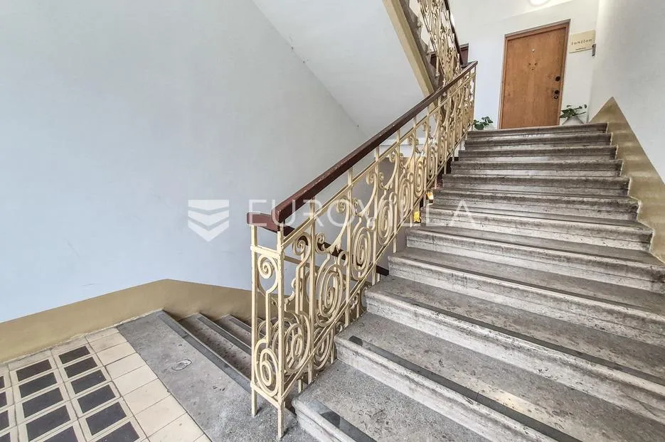 ilica poslovno, stambeni prostor 227.32 m² s parkingom - slika 19