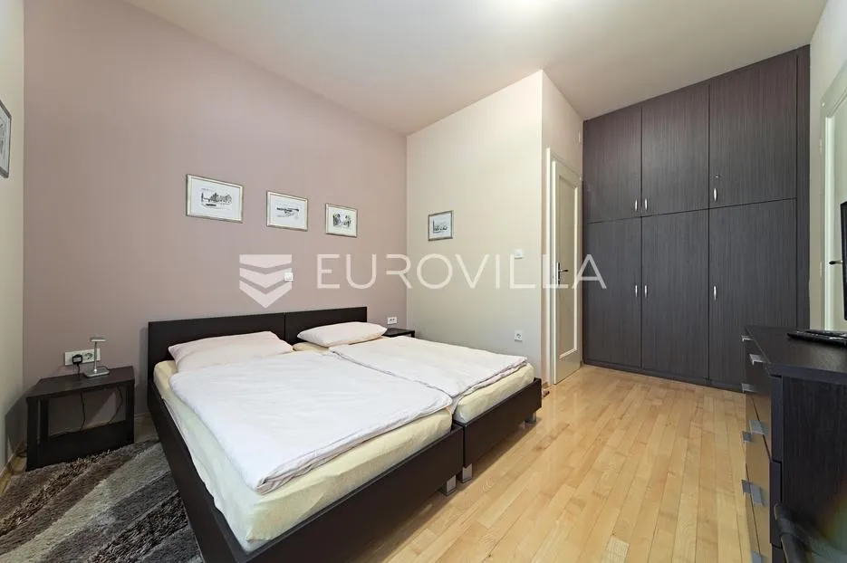osijek, centar, najam uređenog četverosobnog stana površine 94 m² - slika 20