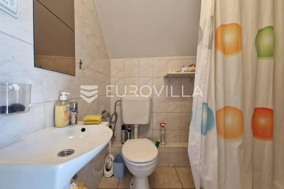 vir, samostojeća katnica s dva apartmana - slika 38