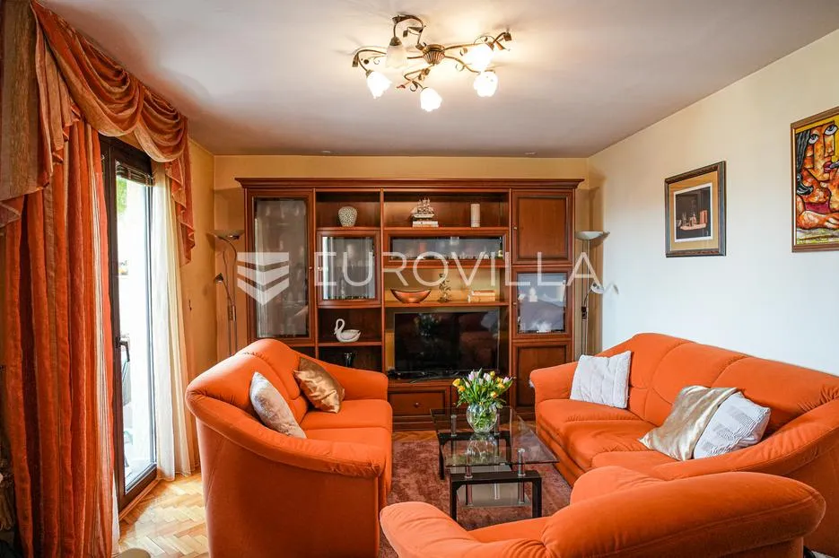 istra, rovinj, prekrasan obiteljski trosoban stan s dvije loggie, 78.40 m², namješteno - slika 2