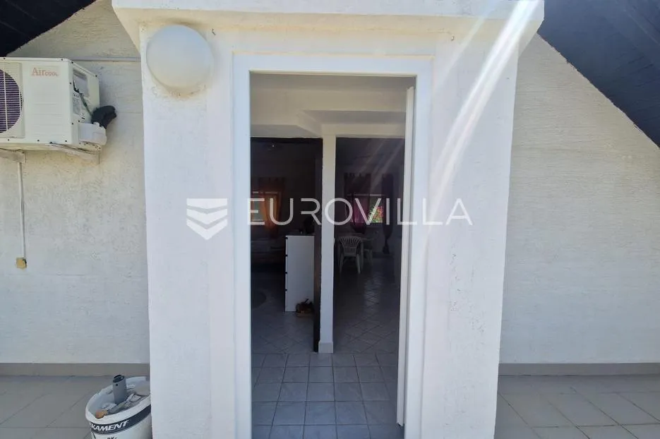 vir, samostojeća katnica s dva apartmana - slika 31