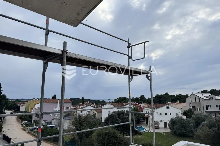 istra, rovinj, ekskluzivan penthouse s tri spavaće sobe s pogledom na more i garažom nkp 144m2 - slika 31
