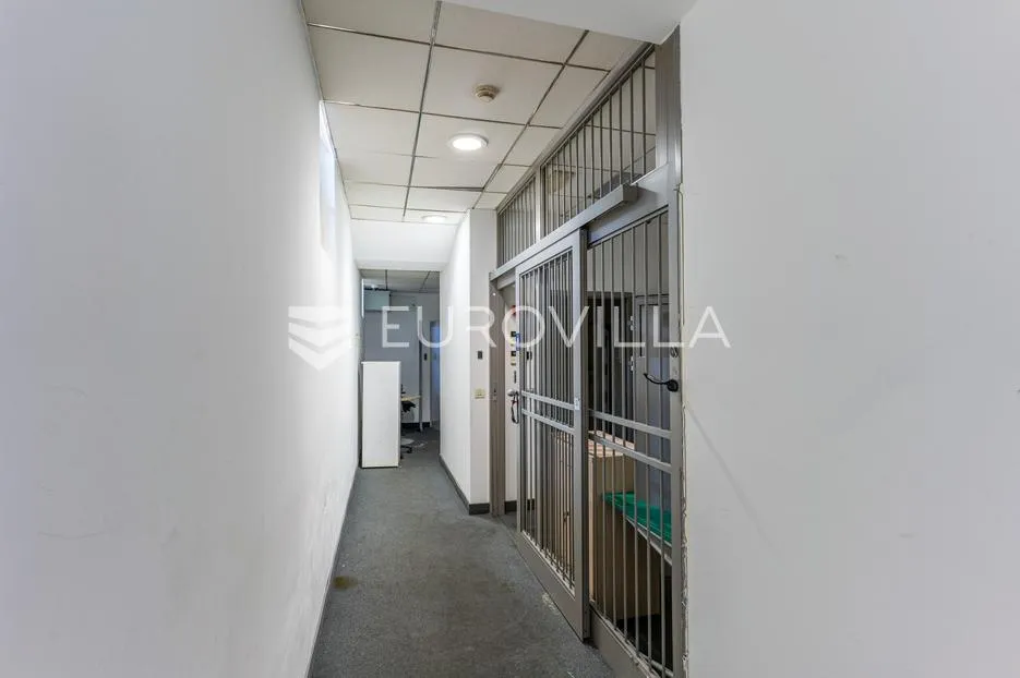požega, trg sv.trojstva, atraktivan poslovni prostor 235 m² - slika 10