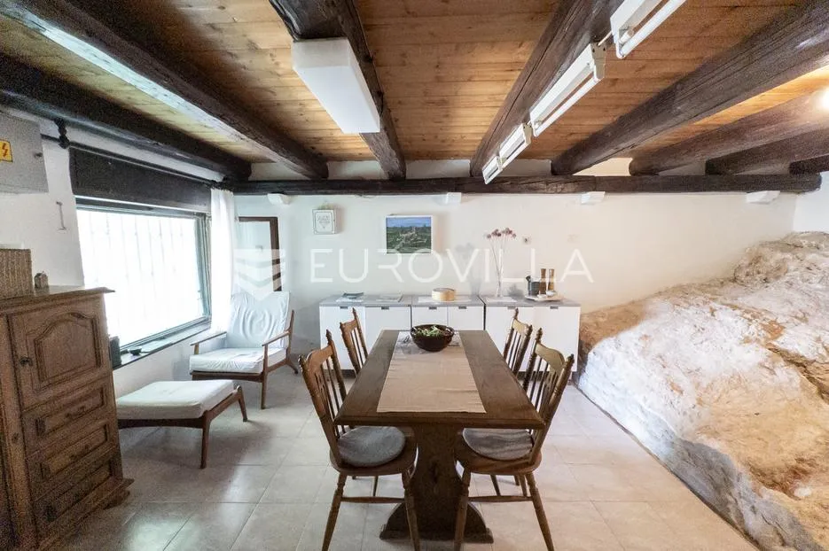 otok hvar - lijepa kamena kuća na mirnoj lokaciji - slika 11