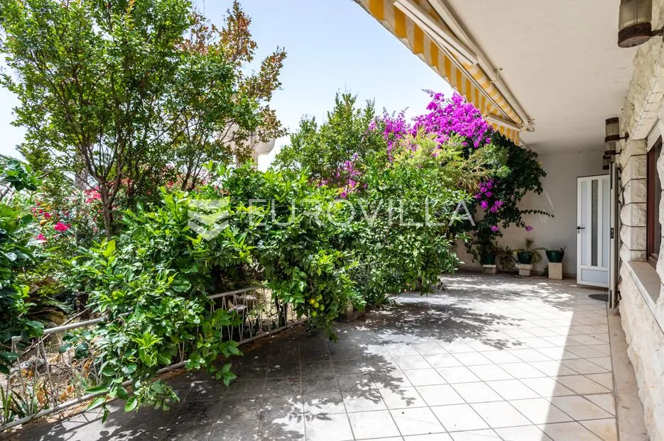 zaostrog, apartmanska kuća prvi red do mora - slika 12