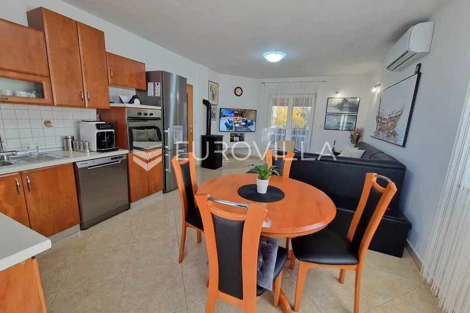 istra, pula - veli vrh, dvije samostojeće prizemnice sa bazenom nkp 50 m2 i 90 m2 - slika 57