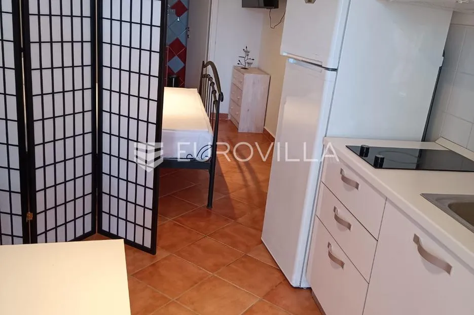 hvar, lijepa kuća na južnoj strani otoka 1.red uz more - slika 20