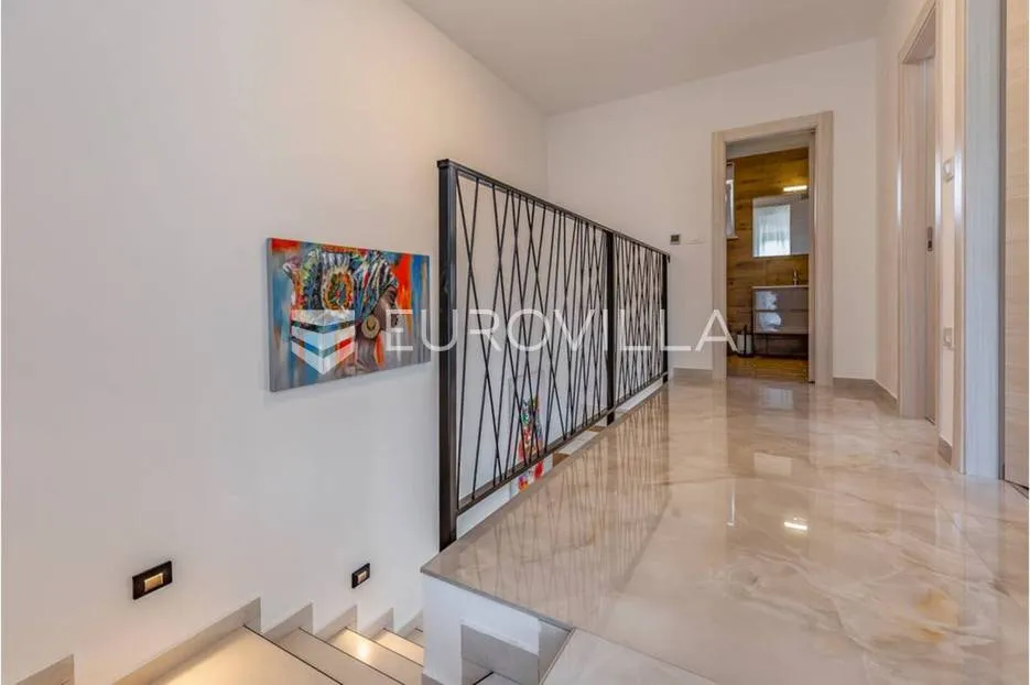 pula, valdebek - prekrasna moderna dvojna kuća, nkp 76.87 m2 - slika 6