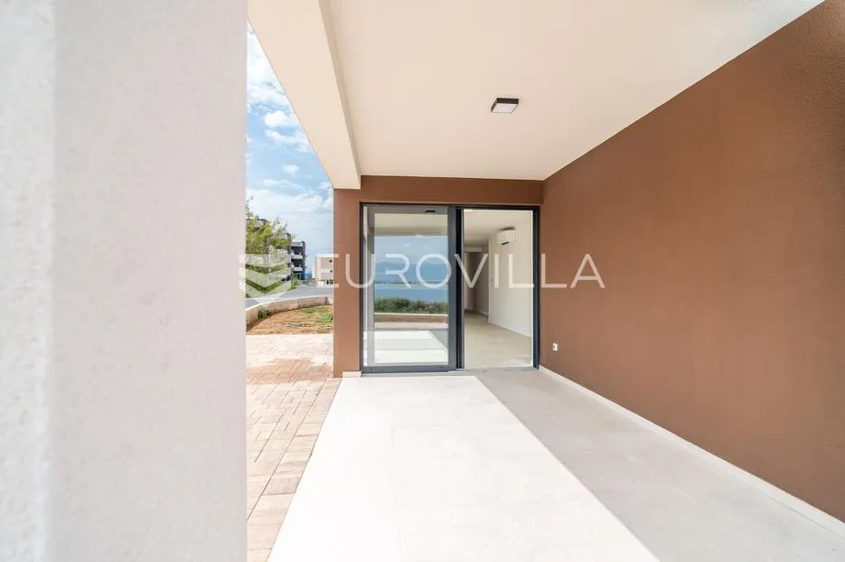 zadar, privlaka, luksuzni dvosoban stan 1. red do mora, 107,60 m² - slika 12