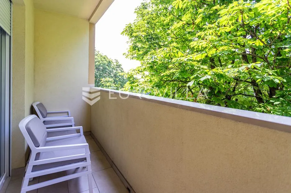 split, gundulićeva ulica, novouređen dvosoban stan u centru grada - slika 16