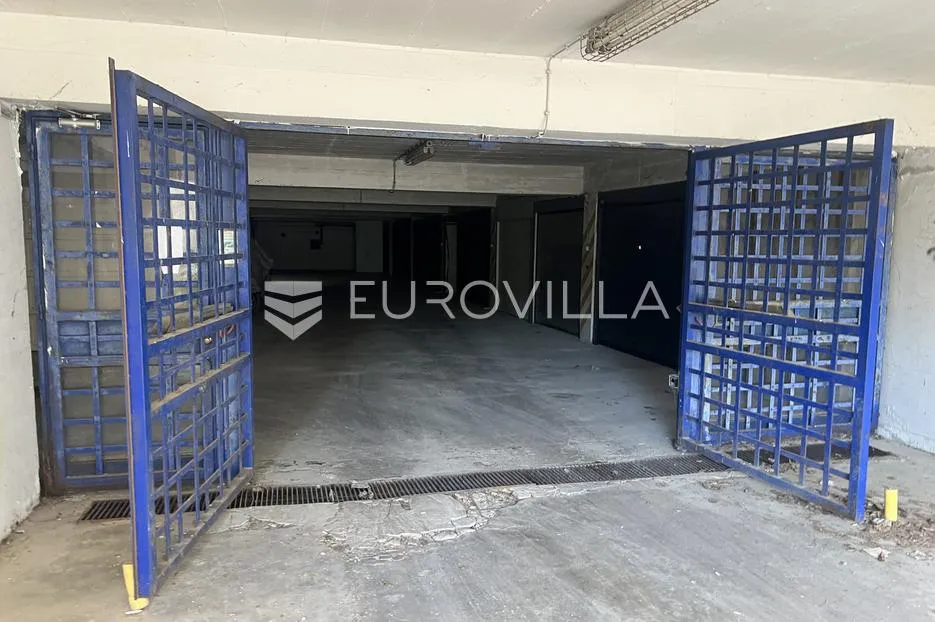 zagreb, tuškanac, uređen trosoban stan s garažom na premium lokaciji - slika 9