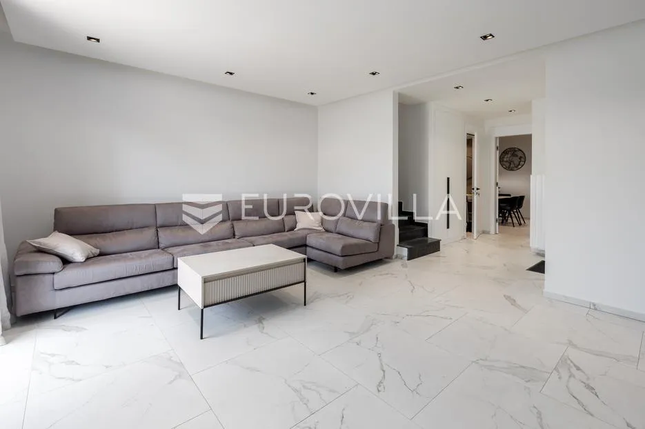 istra, poreč, najam kuće 116 m² s jacuzzijem i vrtom na super lokaciji s pogledom na more - slika 5