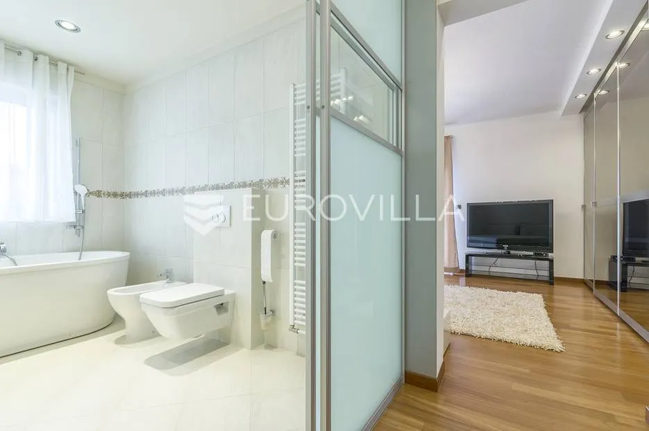 šestine, prekrasan četverosoban penthouse 140 m² - slika 14
