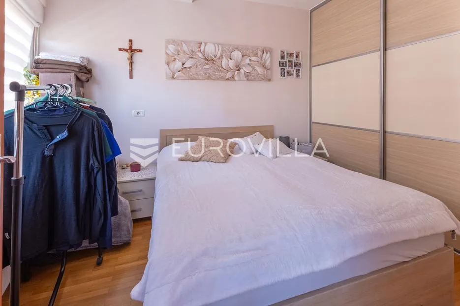slavonski brod, trosoban stan 72 m² u centru - slika 9