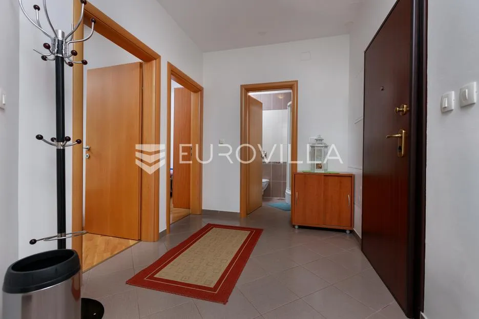 kastav, brestovice, trosoban stan 75 m² s velikom ograđenom terasom, dugoročni najam - slika 4