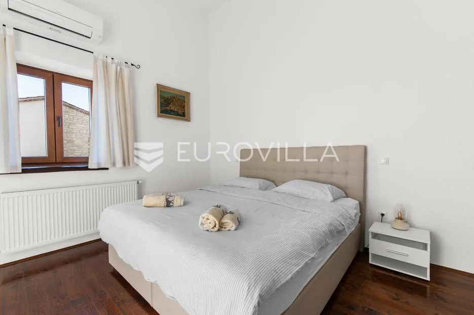 istra, svetvinčenat, prekrasna kamena katnica s bazenom 32 m² i jacuzzijem, 155 m² - slika 26