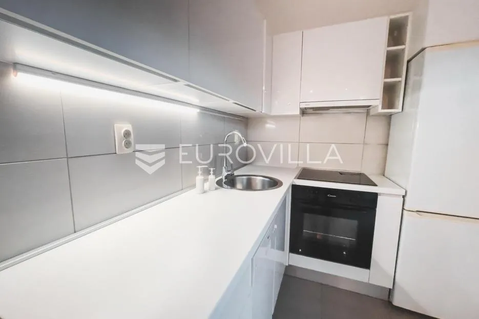 osijek, centar, stilski uređen dvosoban stan za najam, 71 m² - slika 9
