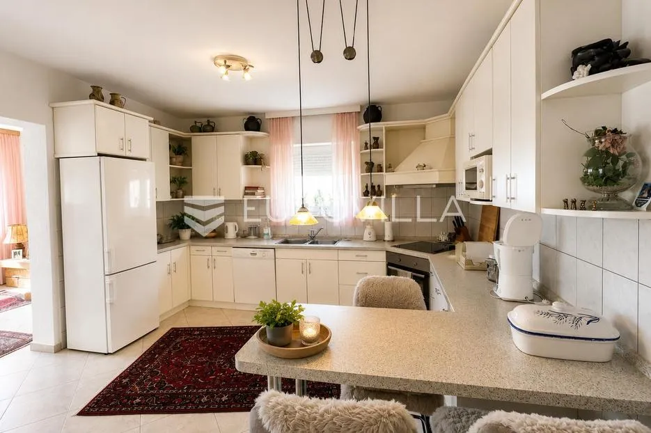 senj, četverosoban stan,155,85 m² s garžom i pogledom na more - slika 8