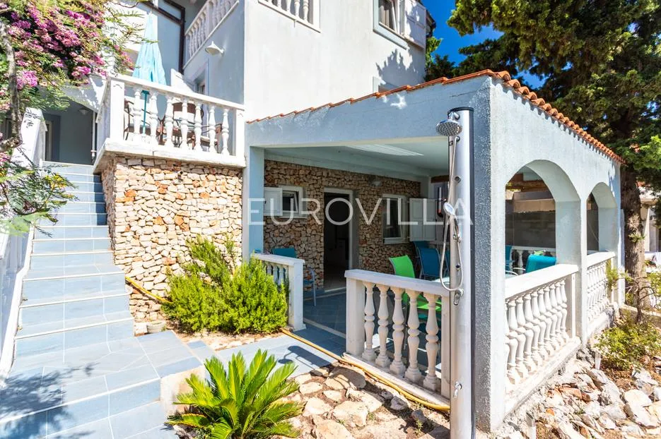 brač, milna, samostojeća kuća s četiri apartmana - slika 32