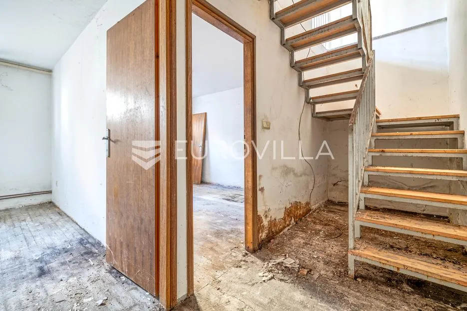 zagreb, trešnjevka, trosoban stan za adaptaciju, nkp 69 m2 - slika 2