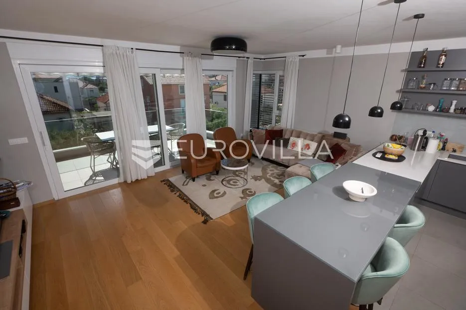 zadar, borik, luksuzan penthouse površine 137,26 m² s terasama na top lokaciji - slika 8