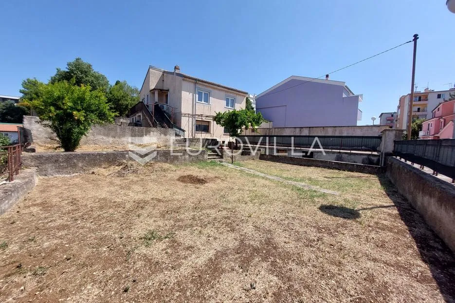 istra, pula, samostojeća kuća u centru s vrtom i garažom - slika 20