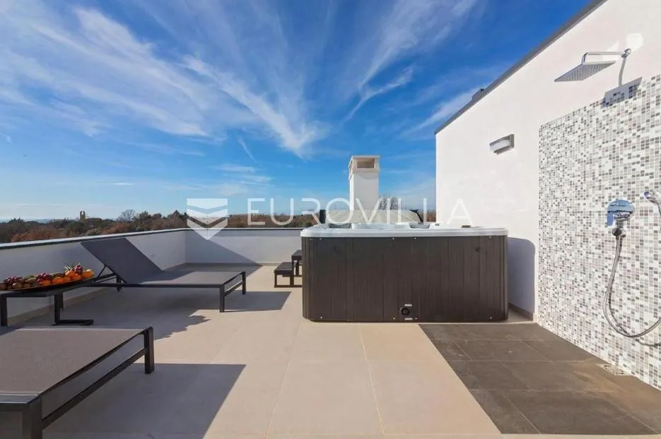 istra, poreč - moderna luksuzna vila udaljena 500 m od mora - slika 24