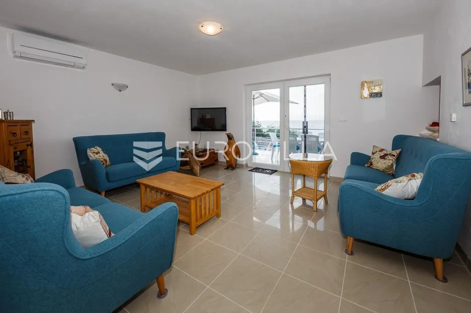 brač, splitska, vila s bazenom prvi red uz more, 180 m² - slika 7