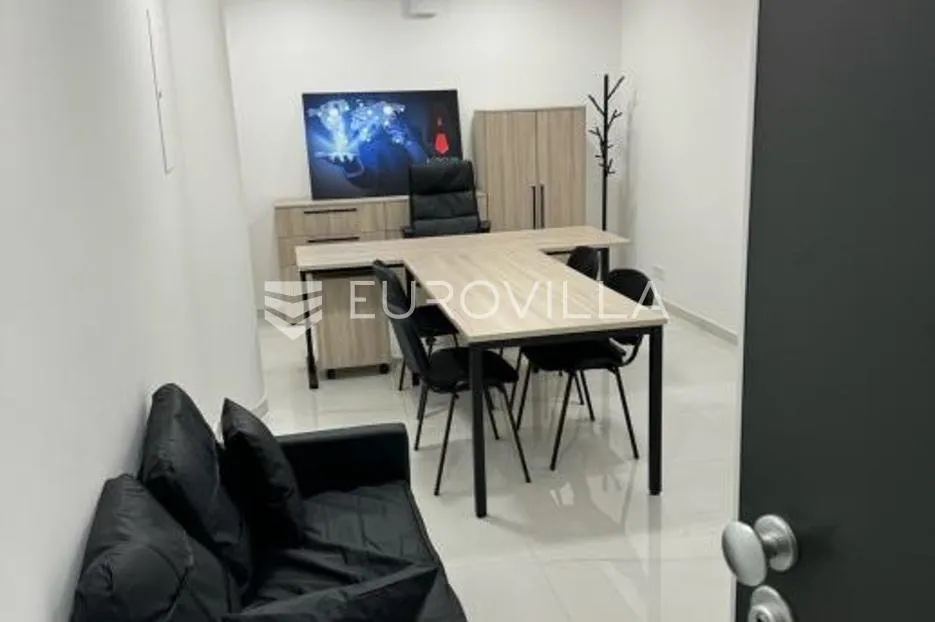 istra, pula, centar grada uredski poslovni prostor nkp 18 m2 na 1. katu - slika 6