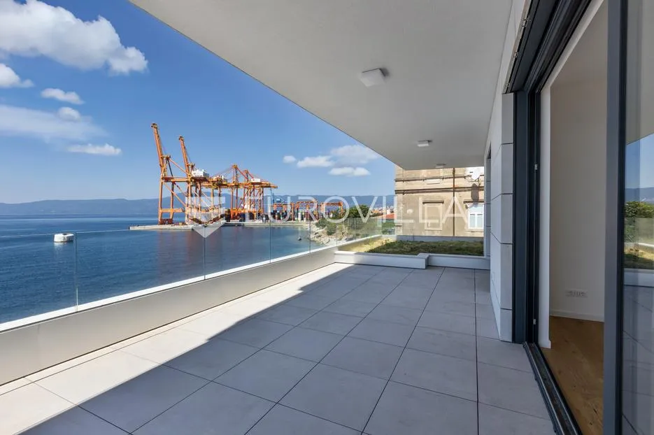 rijeka, pećine, novogradnja, luksuzan četverosoban stan 120,86 m² prvi red do mora - slika 8
