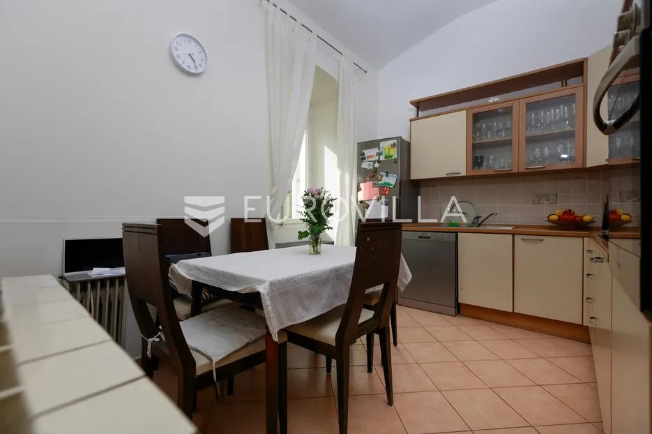 opatija, volosko, četverosoban stan 106 m², 70m od mora - slika 14
