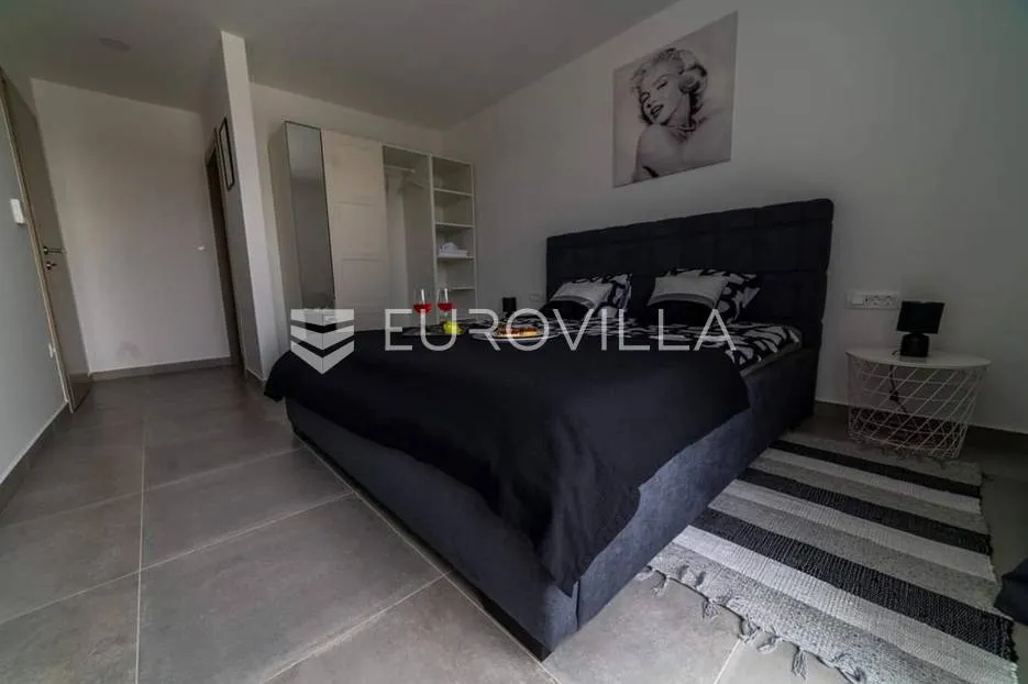 istra, poreč, vila s bazenom i vrtom - slika 18