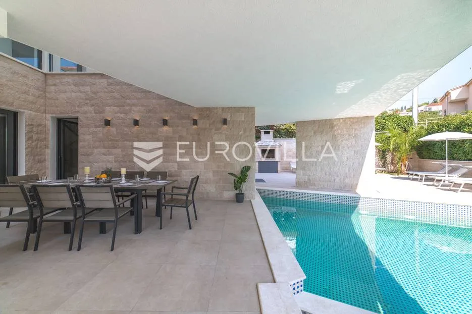 trogir, luksuzna vila s bazenom, nkp 368 m2 - slika 4