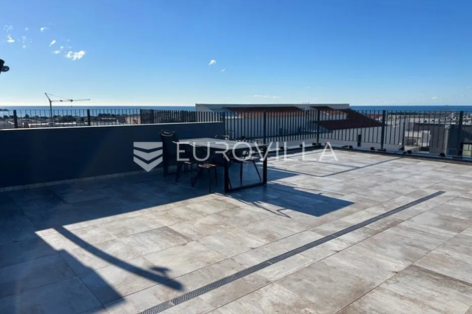 istra, novigrad – moderan stan s panoramskim pogledom na more i prostranom krovnom terasom - slika 27