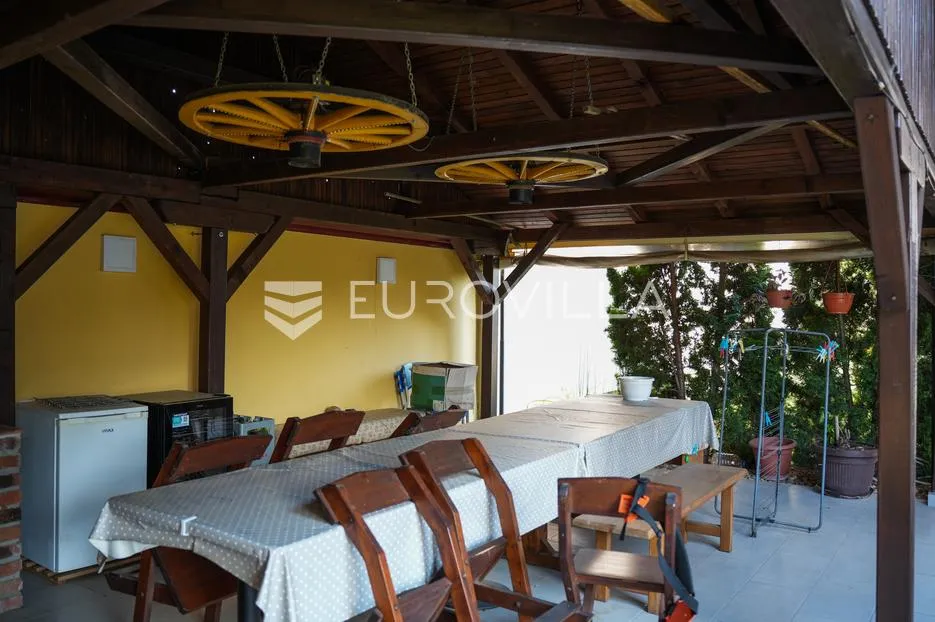 vinkovci, kuća 300 m², centar, namještena, odmah useljiva - slika 32