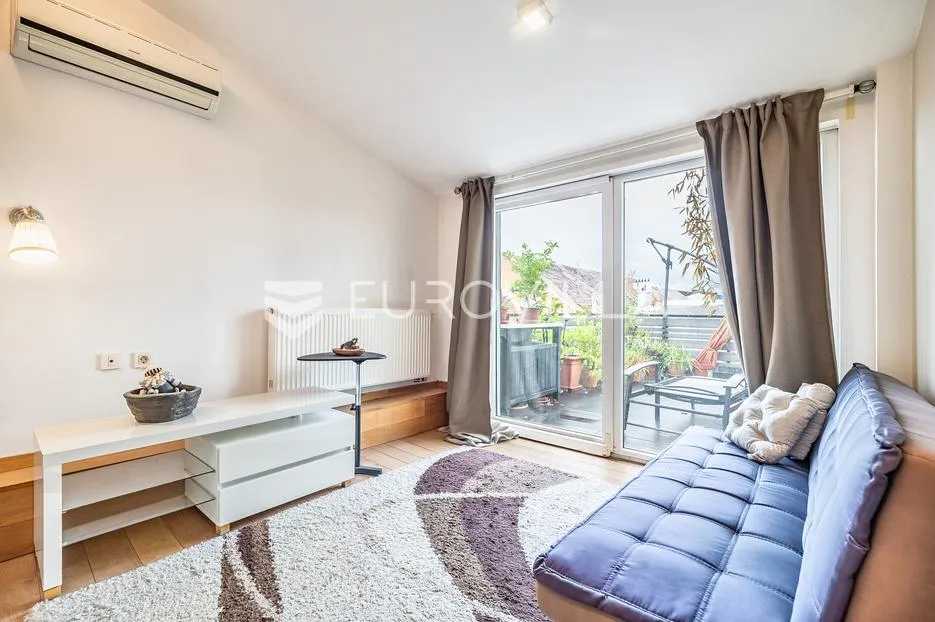 zagreb, centar, prostrani dvoetažni trosobni stan površine 107,5 m² - slika 10